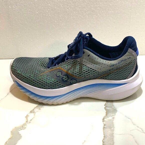 Saucony | Kinvara 14 Women’s Grey Athletic Running Shoes Sneakers - Picture 4 of 11